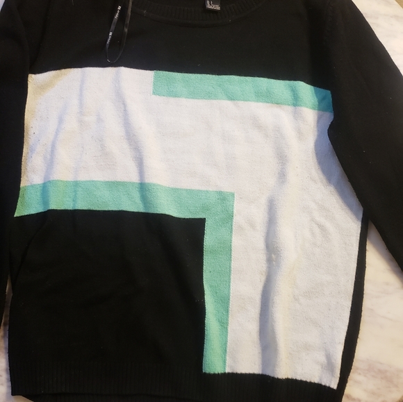 Colorblock geometric pattern pullover - Picture 2 of 3